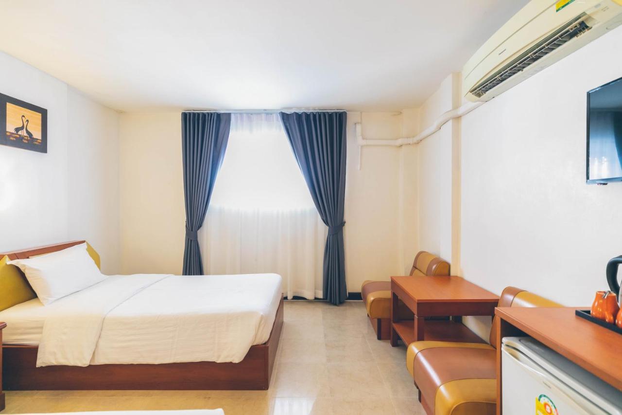 Atlas Bangkok Hotel Екстериор снимка