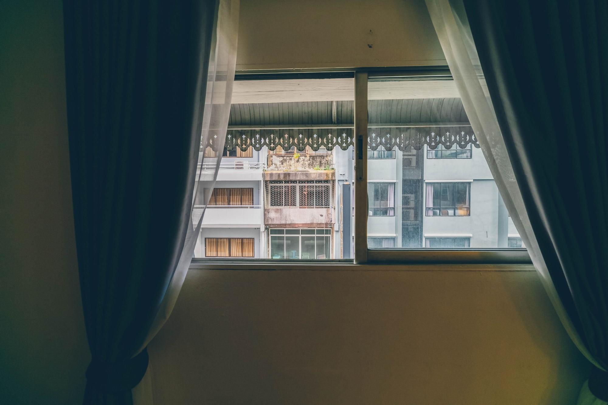 Atlas Bangkok Hotel Екстериор снимка