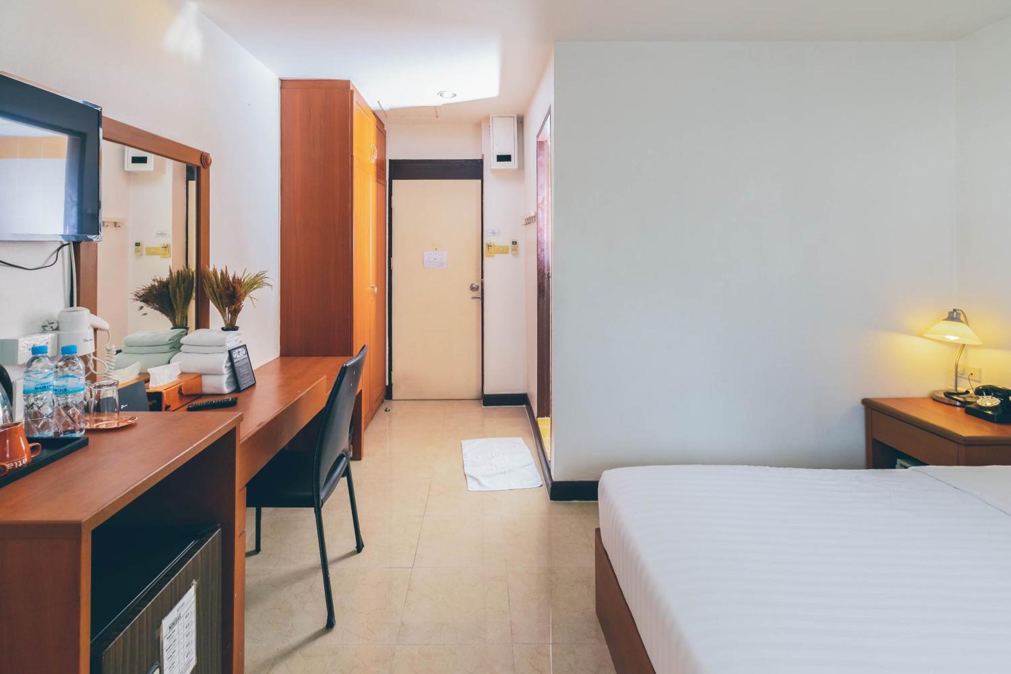 Atlas Bangkok Hotel Екстериор снимка