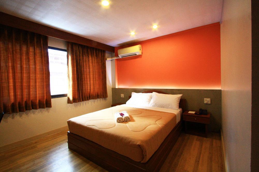 Atlas Bangkok Hotel Екстериор снимка
